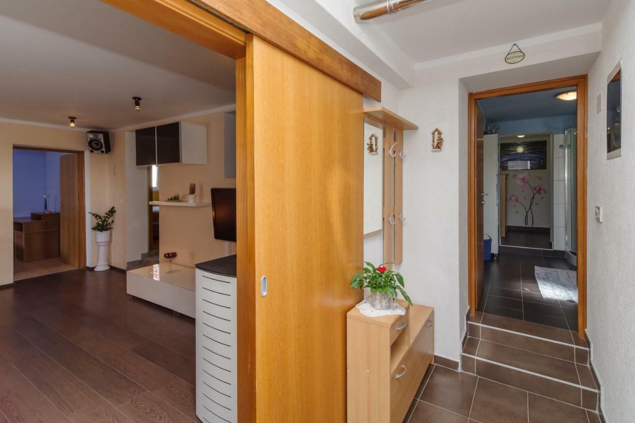Apartment Sarar ツリクヴェニツァ エクステリア 写真